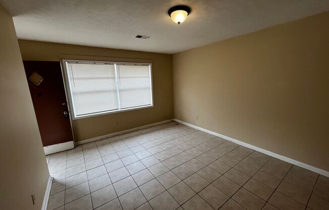 1 bed, 1 bath, $650, Unit Apt: 12