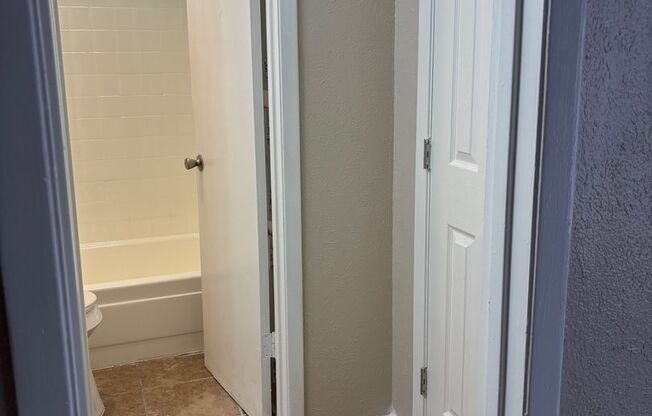 3 beds, 2 baths, 1,200 sqft, $1,905, Unit 3-1636-B