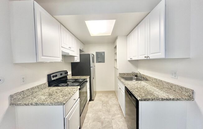 2805 - 2807 H Street - Fireside West