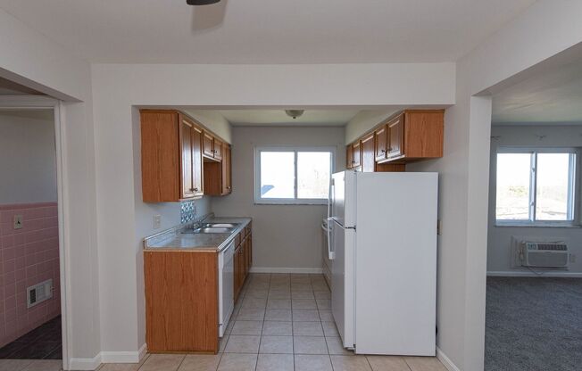 1 bed, 1 bath, $825, Unit UNIT 4