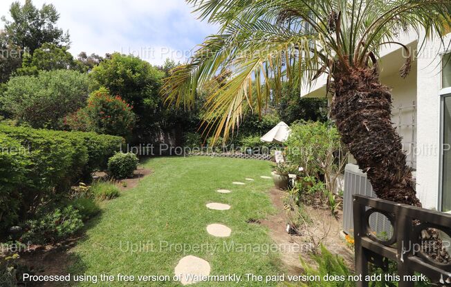 3 BED 3 BATH HOME WITH BEAUFUIL BEACH MURALS CLOSE TO PARKS AND FREEWAY ACCESS