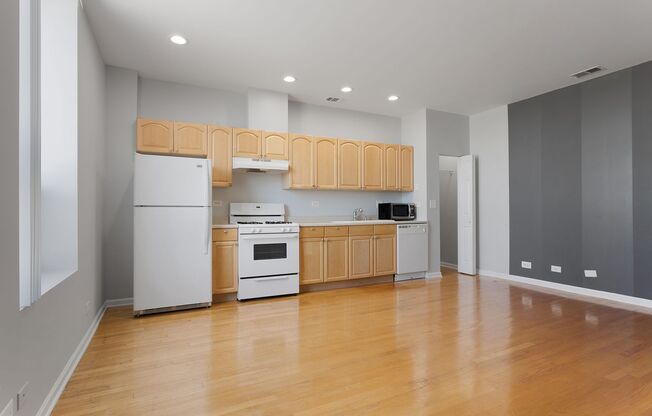 Studio, 1 bath, 353 sqft, $1,600, Unit 605