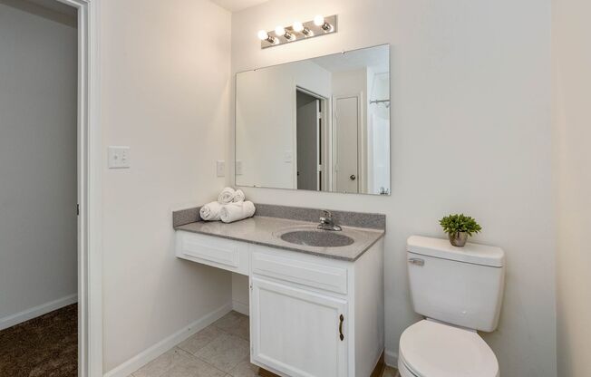 2 beds, 1 bath, 950 sqft, $1,400, Unit 1558 Metzler Drive