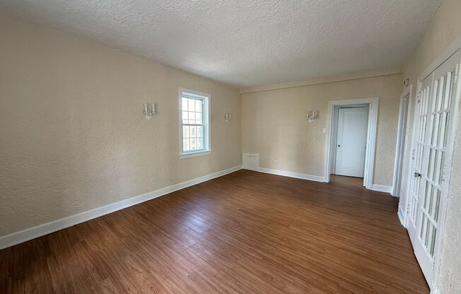 Studio, 1 bath, 401 sqft, $1,200, Unit Bayard Manor 309