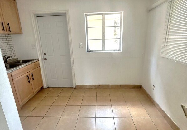 317 E Monument Ave