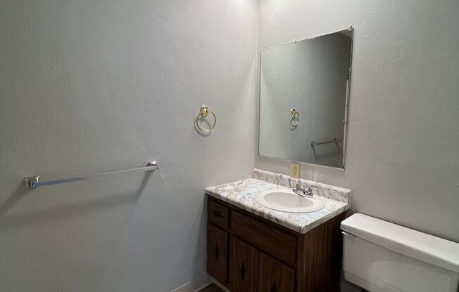 2 beds, 1 bath, 850 sqft, $1,040, Unit 3-D