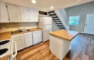 2 beds, 1 bath, $1,995