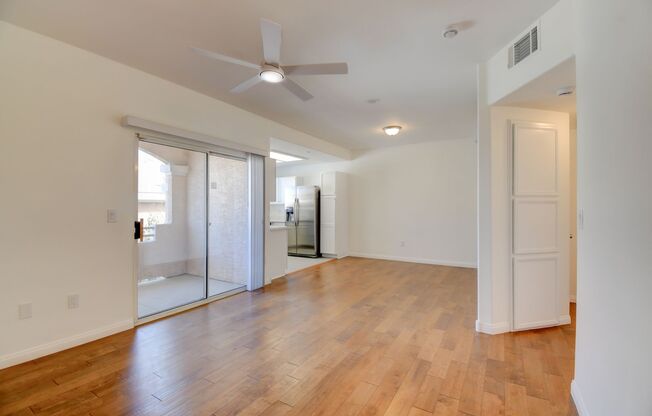 2 beds, 2 baths, $1,600, Unit 823