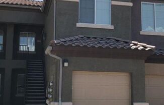 LIGHT, BRIGHT AND OPEN UPSTAIRS UNIT!