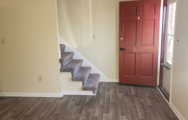 Townhouse Apartment FOR RENT in the Heart of Kernersville