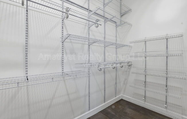 2 beds, 2 baths, 1,300 sqft, $2,600, Unit 1028