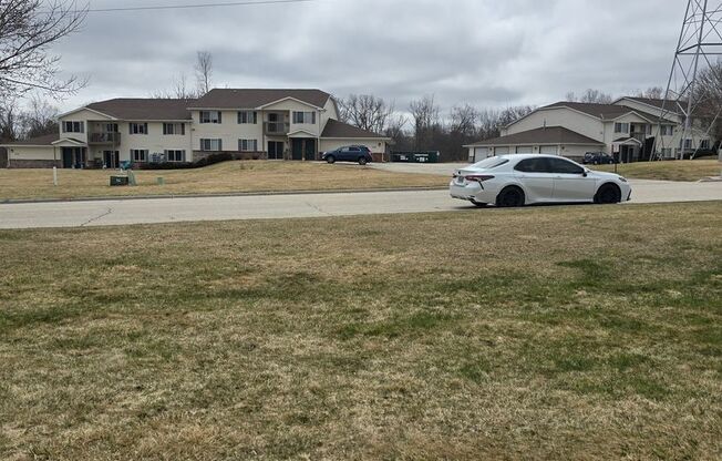 2 beds, 1 bath, 850 sqft, $1,259, Unit PL   7507