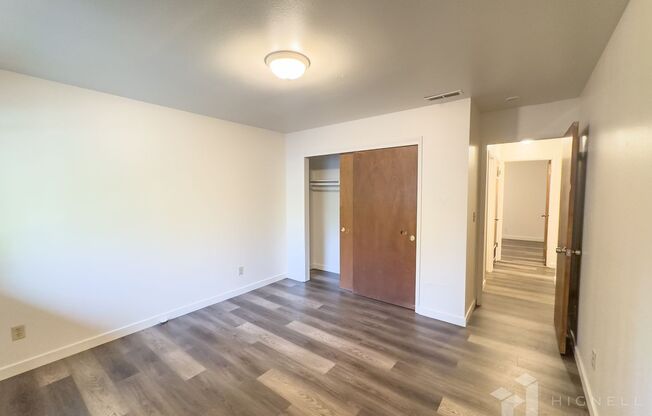 3 beds, 1 bath, $1,550, Unit 16