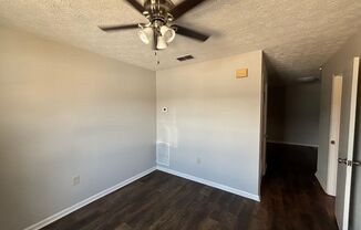 2 beds, 1.5 baths, 880 sqft, $850