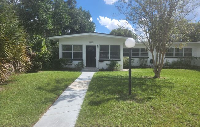 2/1 duplex with carport in Winter Park