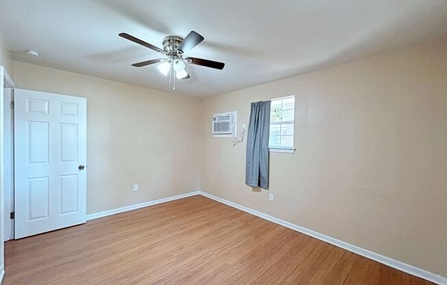 3 beds, 1 bath, $1,100