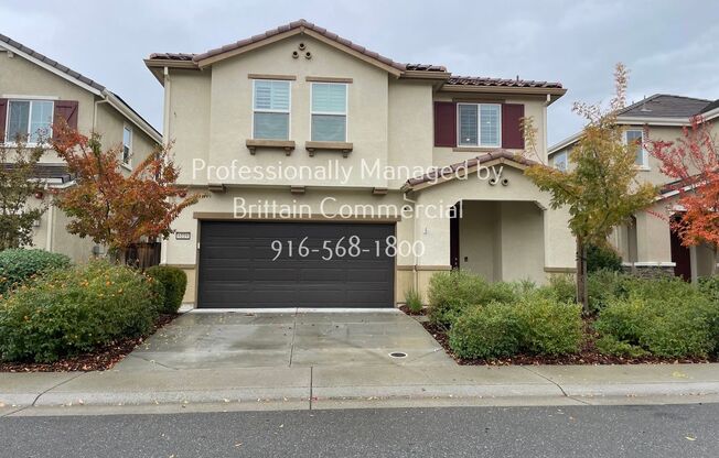 3 beds, 2.5 baths, $3,095