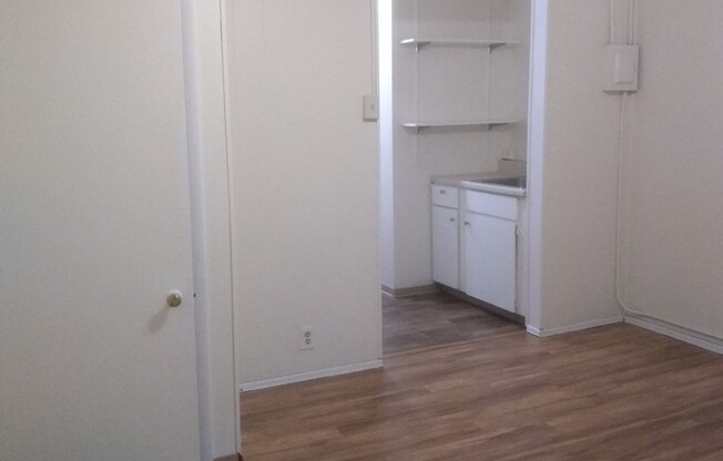 Studio, 1 bath, 334 sqft, $1,095, Unit 307