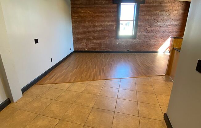 Beautiful Downtown Springfield Loft