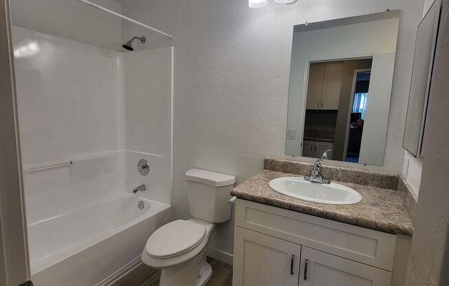 1 bed, 1 bath, 640 sqft, $1,995, Unit 648 - 71