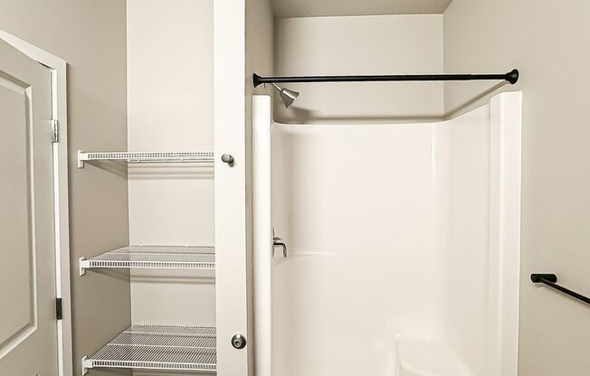 2 beds, 2 baths, 1,188 sqft, $1,725, Unit 120