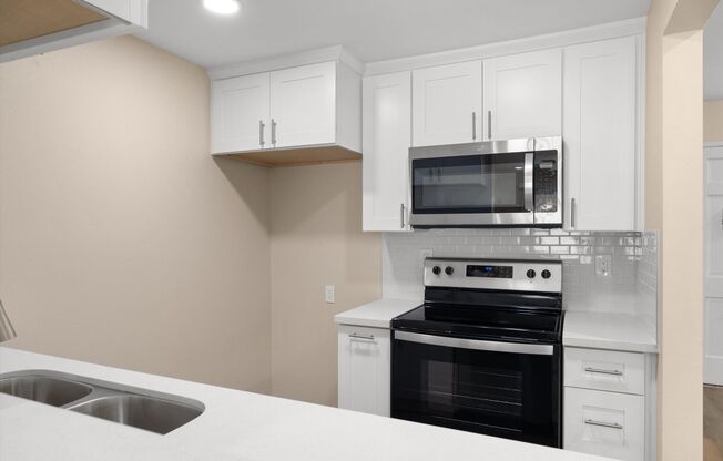 2 beds, 2 baths, 1,100 sqft, $2,500, Unit 116