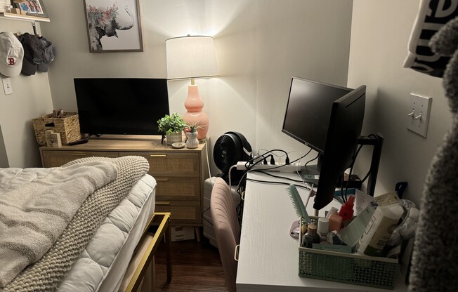2 beds, 1 bath, $3,530, Unit 10