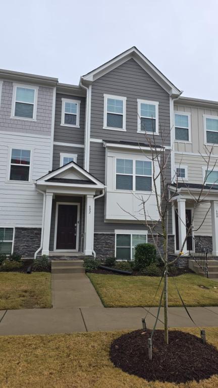 716 GIMARI DR