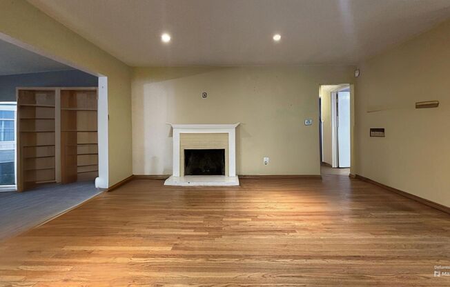 Spacious 4 Bedroom, 3 Bathroom Redlands Home!