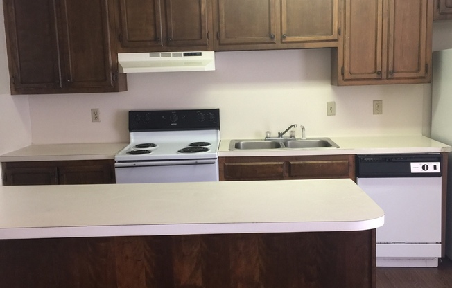 Studio, 1 bath, 500 sqft, $650, Unit 8070-16