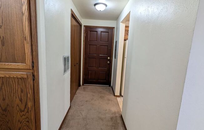 2 beds, 2 baths, 1,034 sqft, $1,279, Unit 1401 043