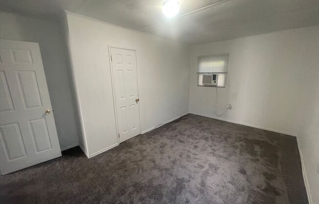 3 beds, 1 bath, $1,600