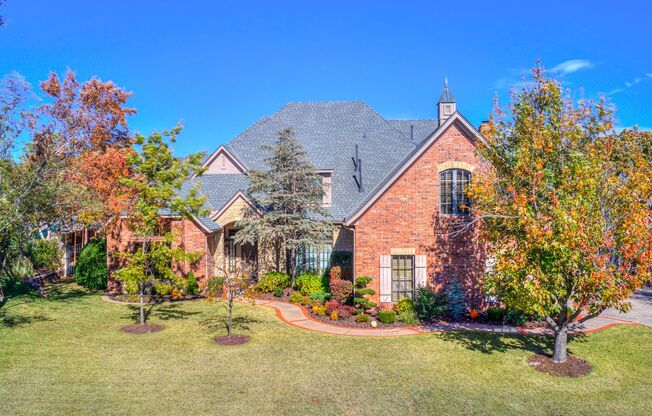 Stunning Luxury Home in East Edmond with a Pool/Jacuzzi -Professional Lawncare and Pool Service Provided by the Owner-  Woody Creek Addition -Theater Room+/5 beds/6.5 Baths / Study/ Formal Dinning + Formal Living - Edmond Schools