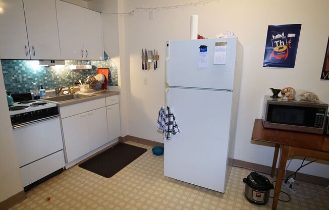 1 bed, 1 bath, $1,095, Unit 1B