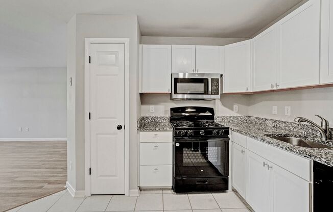 3 beds, 2.5 baths, $1,650, Unit Unit 105