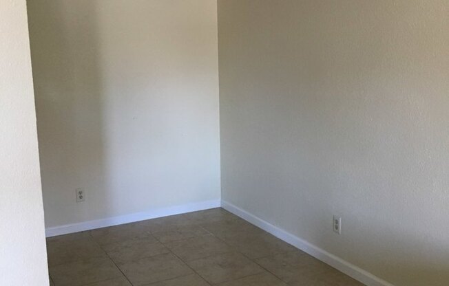 1 Bedroom 1 Bath  Condo  - N. Las Vegas Blvd & Pecos