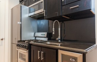3 W 103 ST