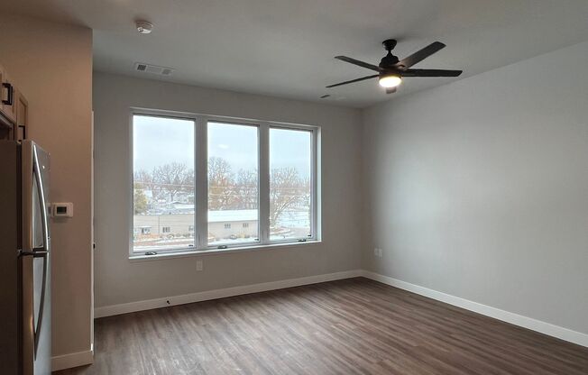 Studio, 1 bath, 655 sqft, $1,425, Unit WR 305-425