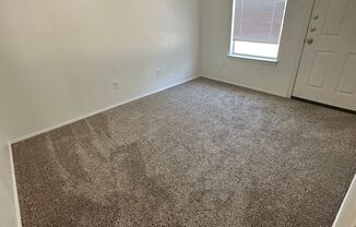 2 beds, 1 bath, 900 sqft, $1,000