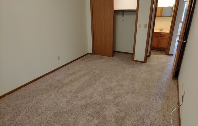 2 beds, 1 bath, 720 sqft, $930, Unit 1249-14