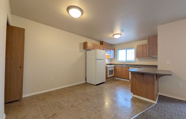 2 beds, 2 baths, 994 sqft, $1,475, Unit E101