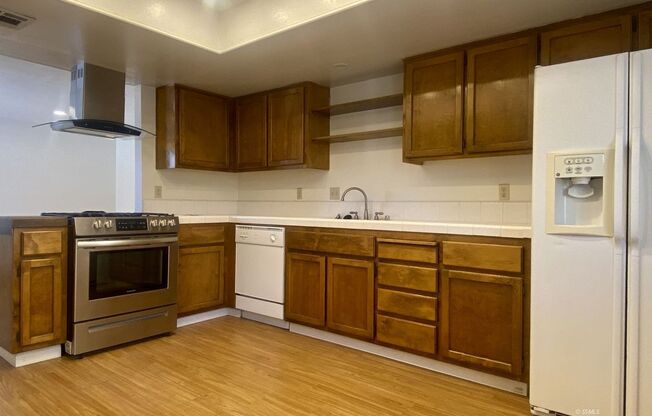 1005 W Atkins ave
