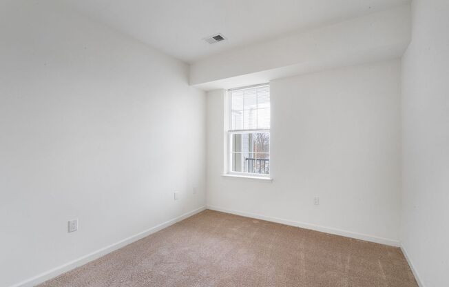 2 beds, 2 baths, 1,033 sqft, $2,230, Unit 3301