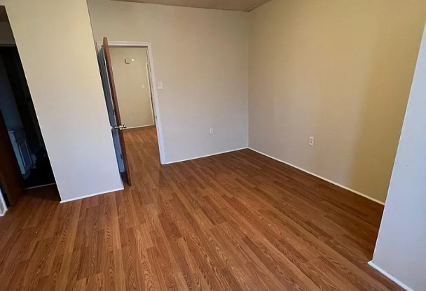 4102 GIRARD AVE