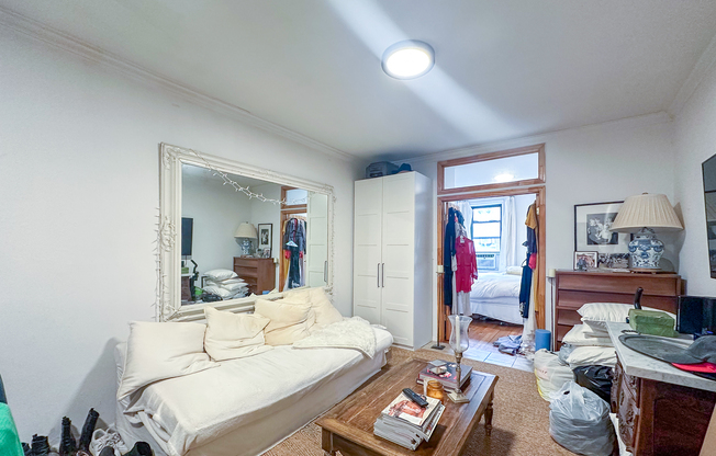 315 E 5 ST