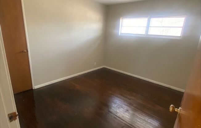 3br/1ba in Dellwood