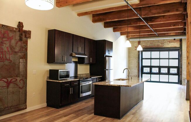 1 bed, 1 bath, 1,060 sqft, $2,375, Unit 402