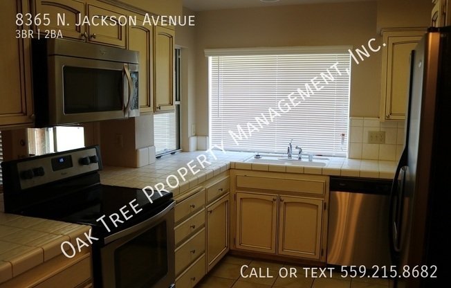 8365 N JACKSON AVE