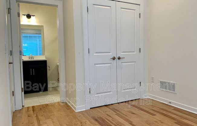 2108 KENSINGTON WALK
