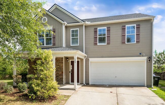 Beautiful 4 bedroom 2.5 bath with Fenced Yard! Available August 8th